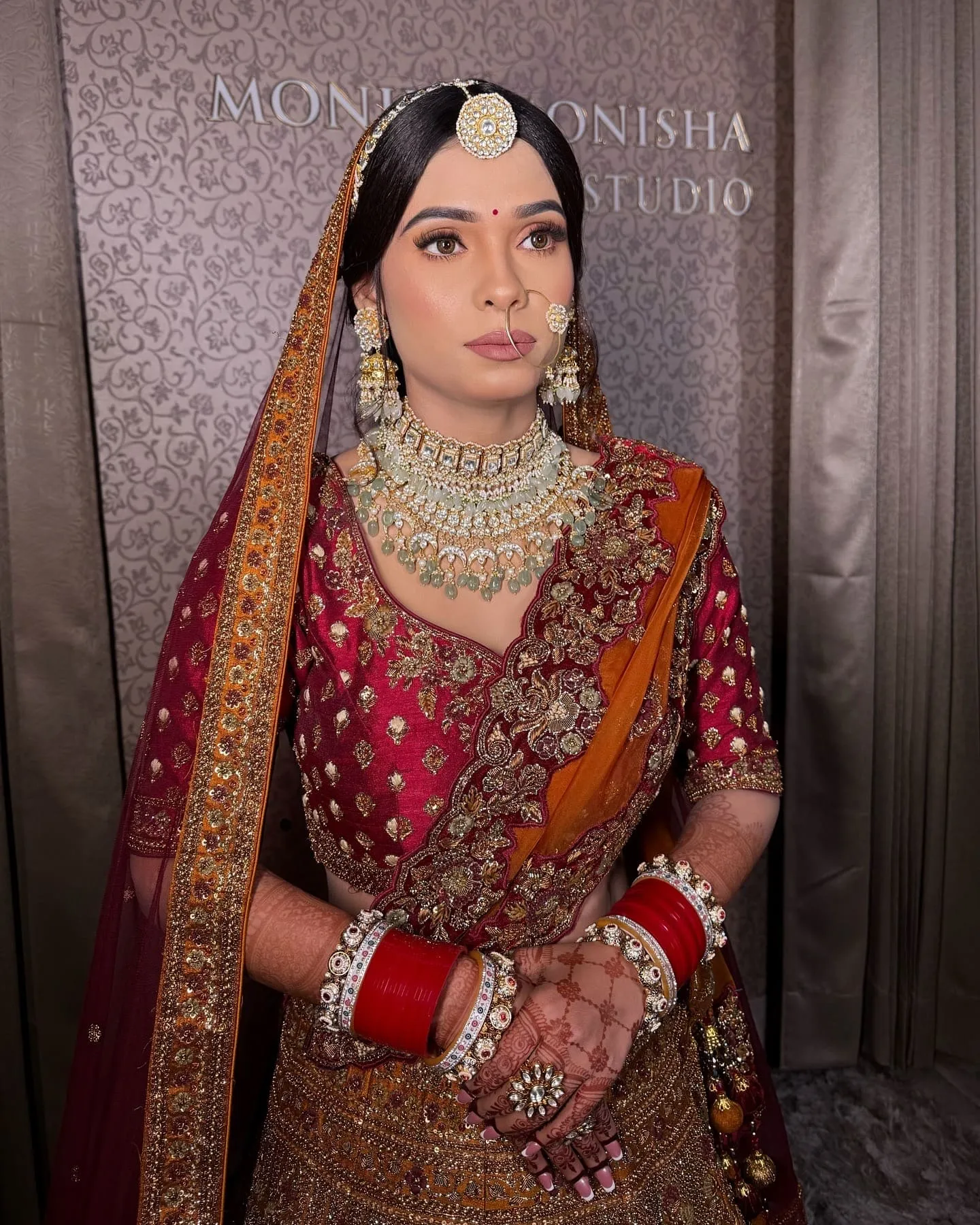 Flawless party makeup with detailed eye look